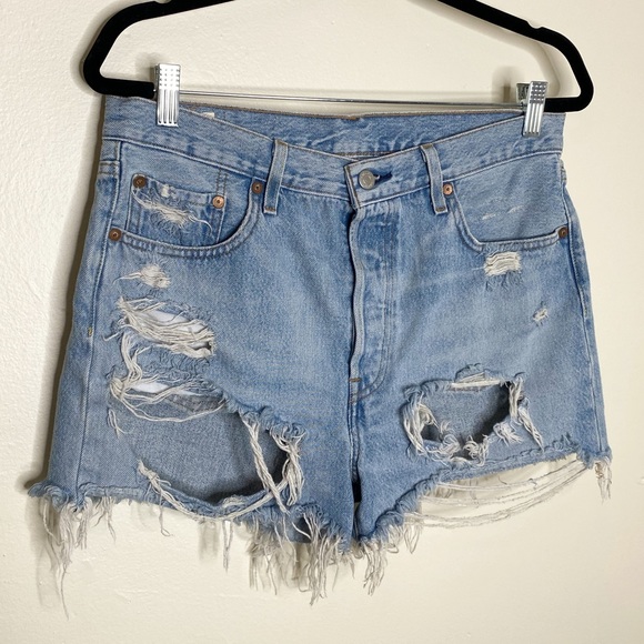 Levi’s 501 High Rise Short in Fault Line - Picture 3 of 8